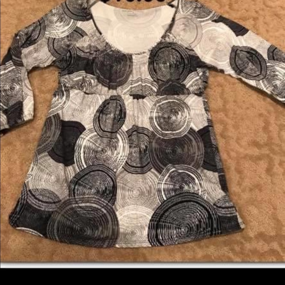 Empire waist 3/4 sleeve top!